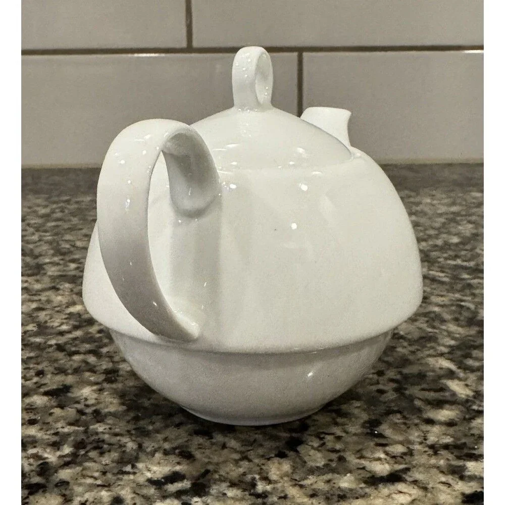 Vintage White Porcelain Small Tea Pot Kettle Home Table Decor